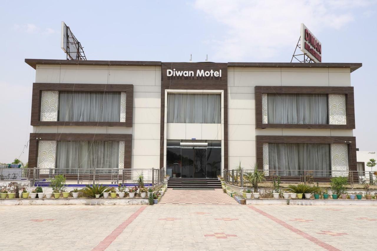 Diwan Hotel And Restaurant Surkhi Exterior foto